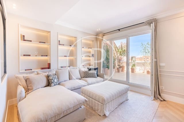 3 makuuhuone Kattohuoneisto myytävänä paikassa Universidad, Madrid kaupunki - 1 645 000 € (Ref: 9752044)