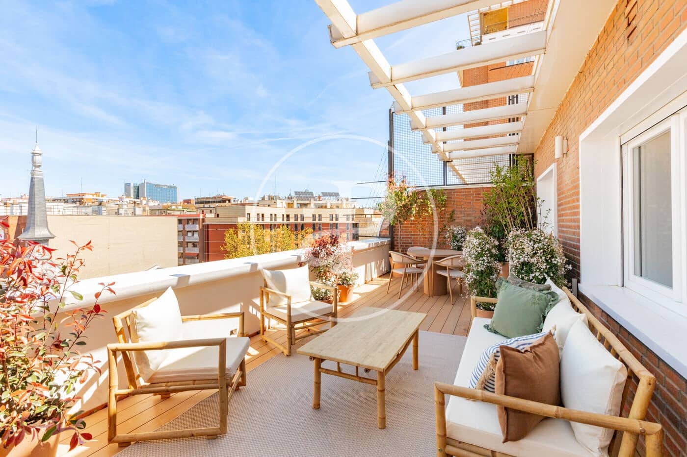 3 makuuhuone Kattohuoneisto myytävänä paikassa Madrid kaupunki - 1 645 000 € (Ref: 9752044)