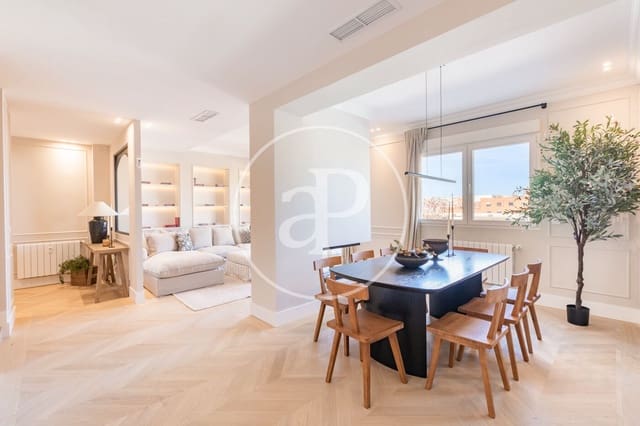 3 makuuhuone Kattohuoneisto myytävänä paikassa Universidad, Madrid kaupunki - 1 645 000 € (Ref: 9752044)