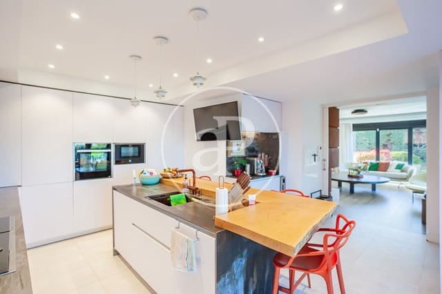 3 sypialnia Willa na sprzedaż w Las Rozas de Madrid z basenem - 1 850 000 € (Ref: 9752045)