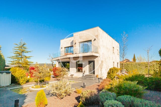 3 sypialnia Willa na sprzedaż w Las Rozas de Madrid z basenem - 1 850 000 € (Ref: 9752045)