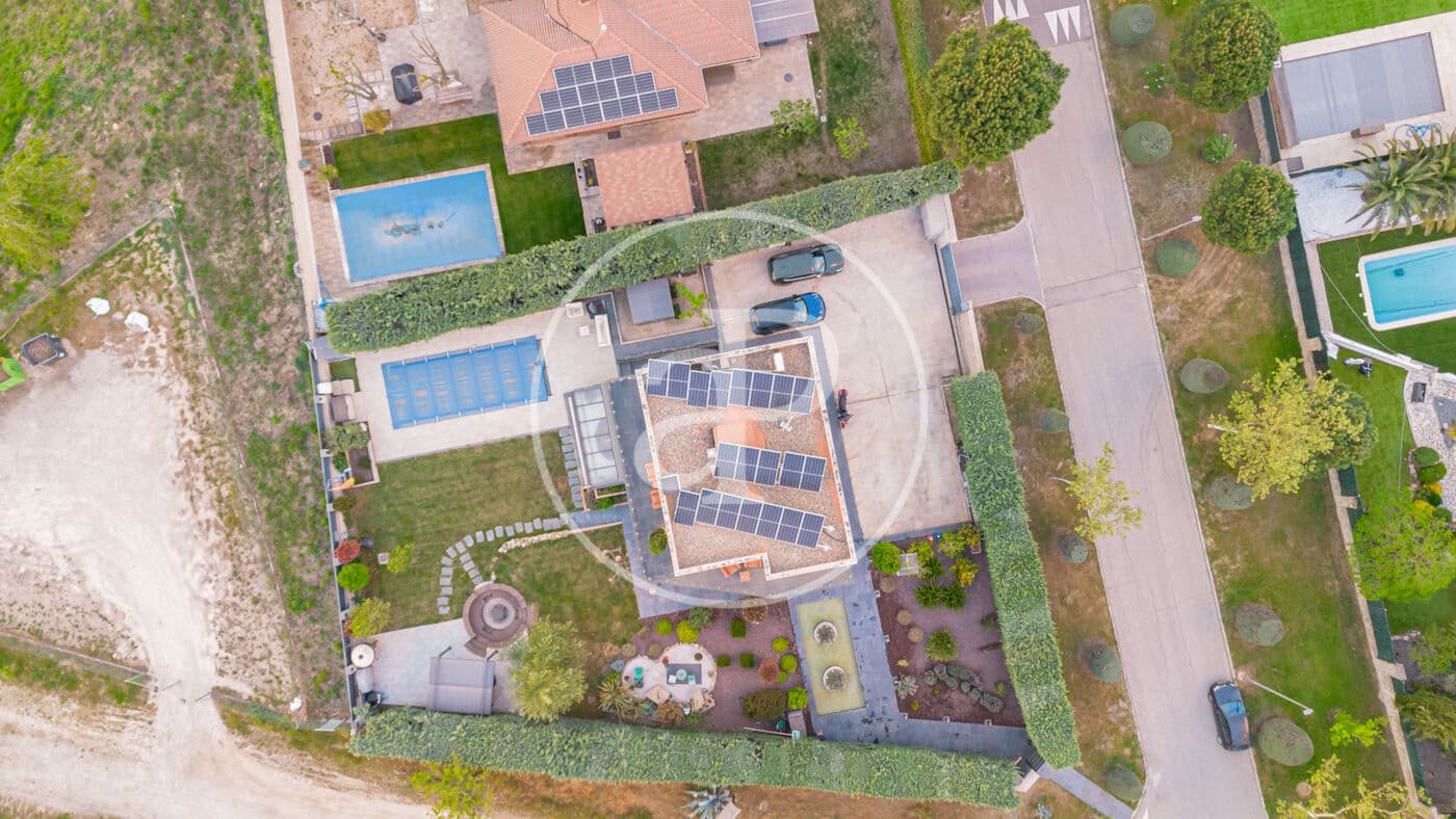 3 bedroom Villa for sale in Las Rozas de Madrid with pool - € 1,850,000 (Ref: 9752045)