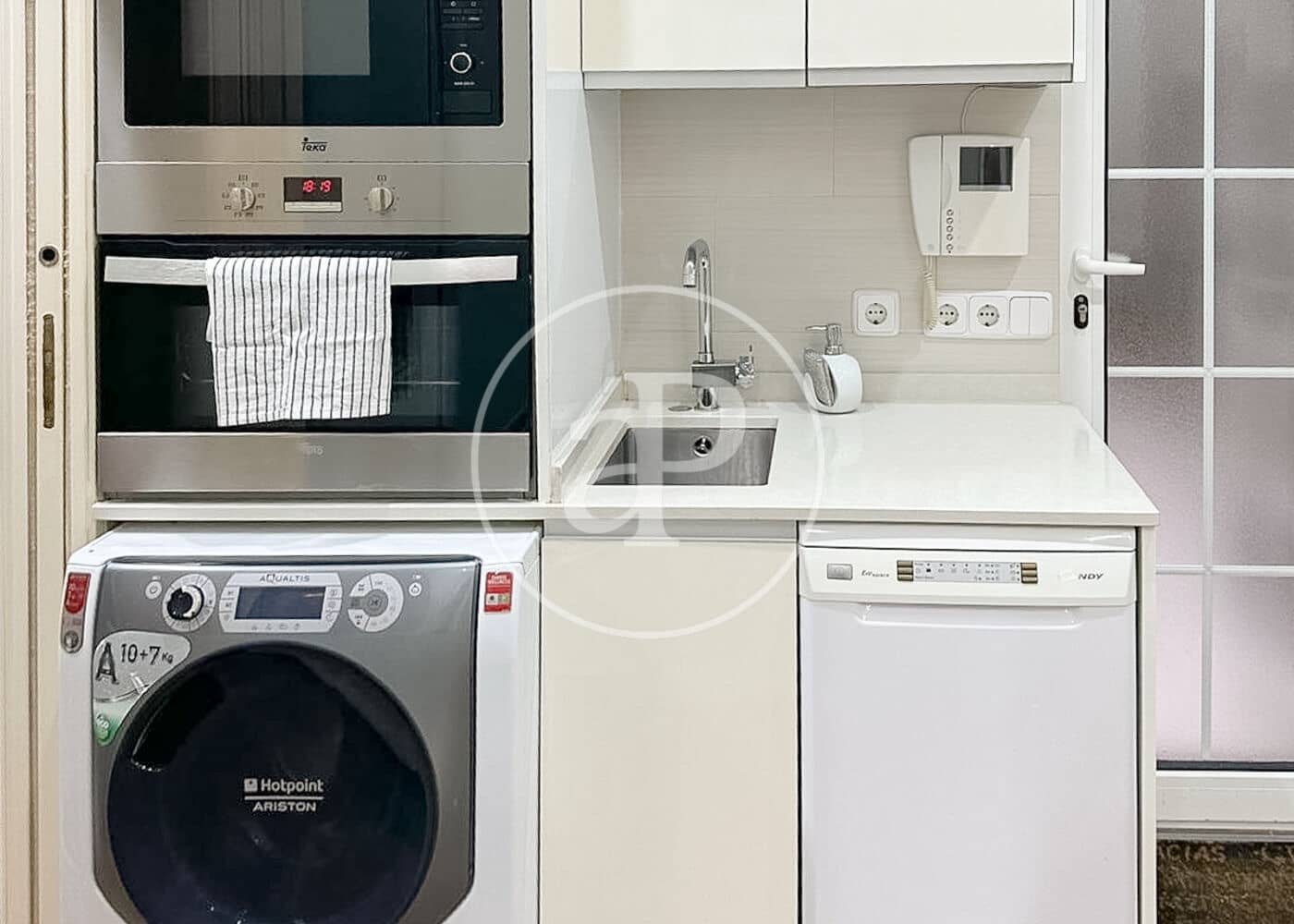 1 soverom Leilighet til leie i Madrid by - € 1 400 (Ref: 9755694)