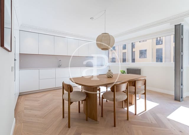 3 sypialnia Apartament do wynajęcia w Rios Rosas, Miasto Madryt - 4 500 € (Ref: 9758859)