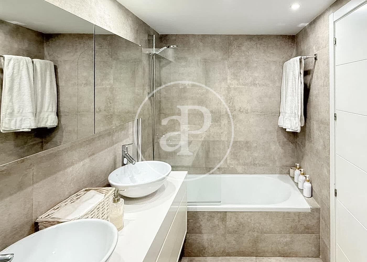 4 quarto Apartamento para venda em Madrid cidade com piscina - 1 200 000 € (Ref: 9758860)