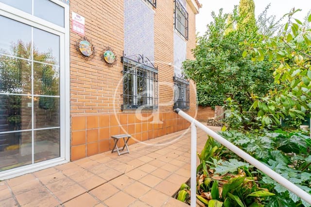 5 slaapkamer Villa te koop in Pozuelo de Alarcón - € 1.600.000 (Ref: 9758861)