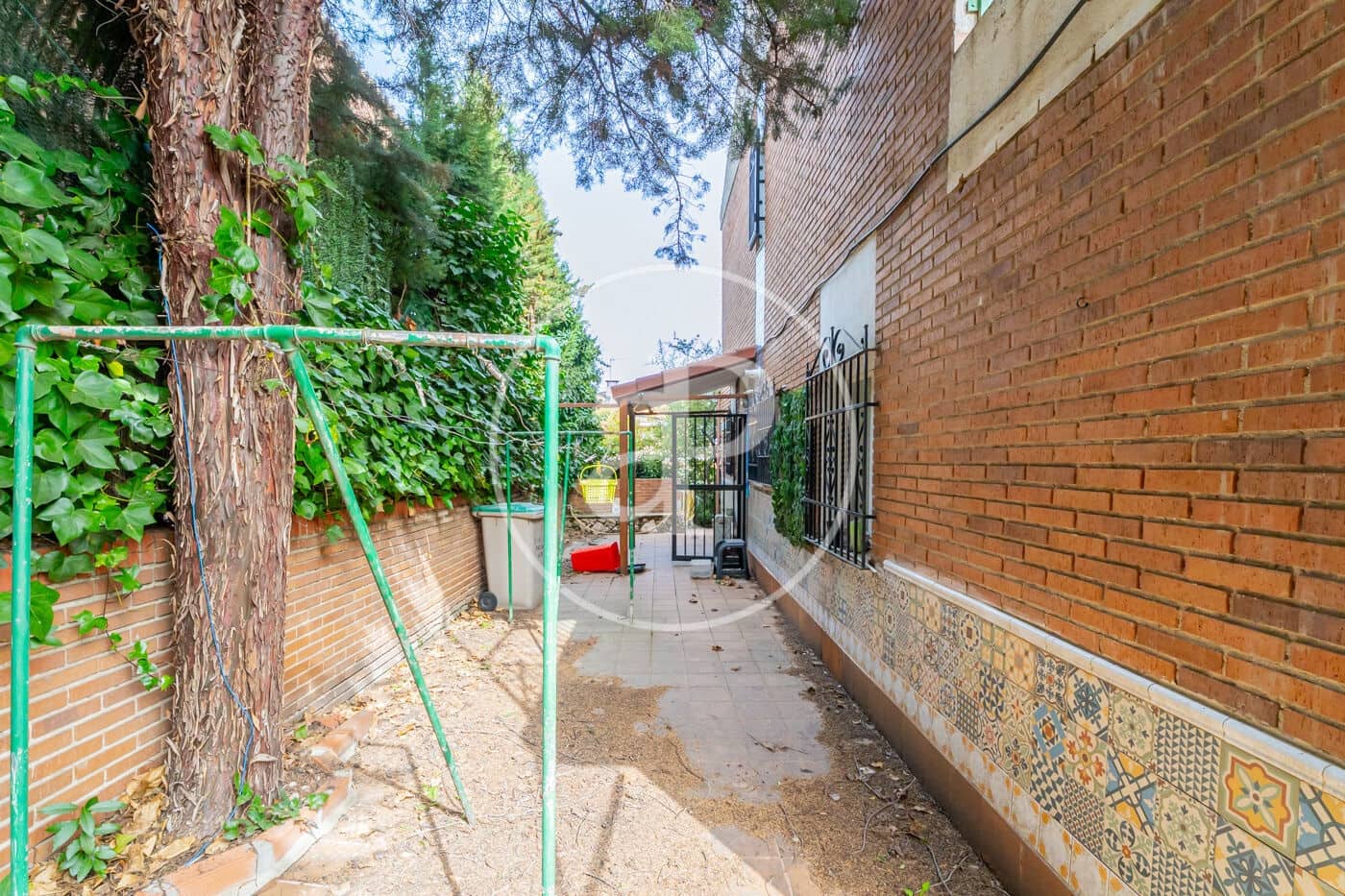 5 slaapkamer Villa te koop in Pozuelo de Alarcon - € 1.600.000 (Ref: 9758861)