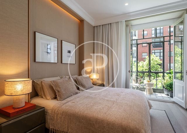 Apartamento de 3 habitaciones en Almagro, Madrid ciudad en venta - 3.300.000 € (Ref: 9758863)