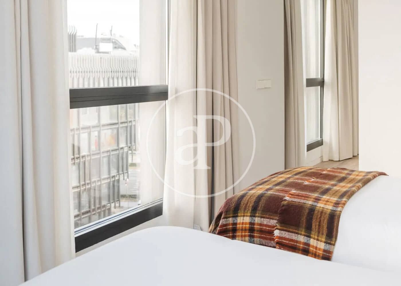 3 soveværelse Lejlighed til leje i Madrid by med garage - € 8.250 (Ref: 9770677)