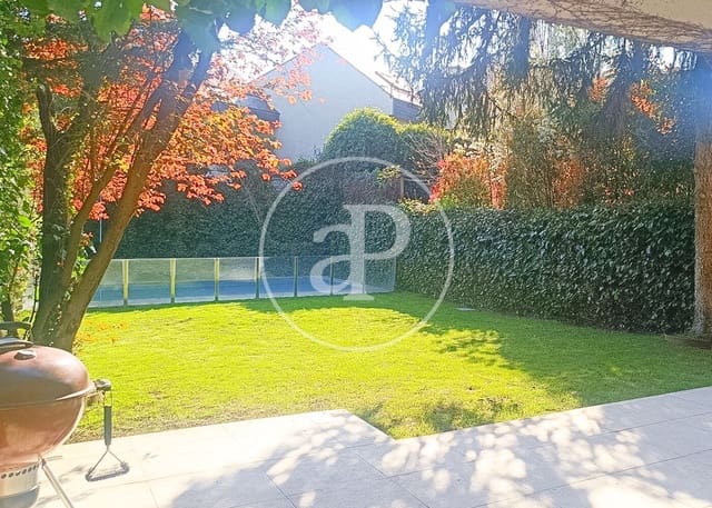 5 sypialnia Willa na sprzedaż w La Moraleja, Alcobendas z basenem - 3 100 000 € (Ref: 9773074)