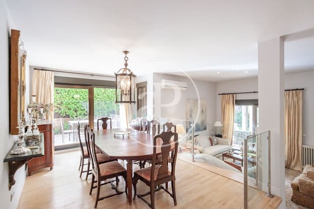 5 soverom Villa til salgs i Aravaca, Madrid by - € 1 900 000 (Ref: 9773075)