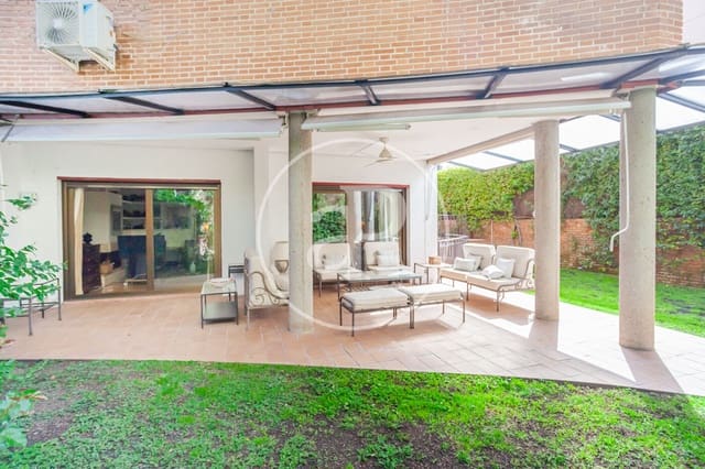 5 soverom Villa til salgs i Aravaca, Madrid by - € 1 900 000 (Ref: 9773075)