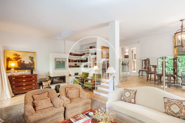 5 soverom Villa til salgs i Aravaca, Madrid by - € 1 900 000 (Ref: 9773075)