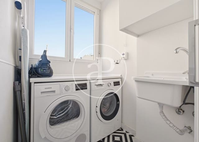 3 slaapkamer Appartement te koop in Nueva España, Madrid stad met zwembad - € 1.250.000 (Ref: 9778141)