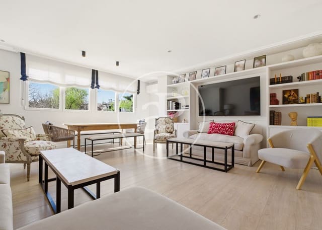 3 slaapkamer Appartement te koop in Nueva España, Madrid stad met zwembad - € 1.250.000 (Ref: 9778141)