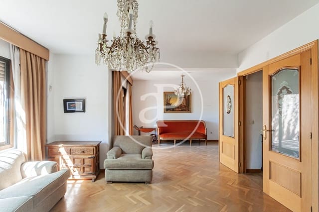 5 soverom Villa til salgs i Aravaca, Madrid by med svømmebasseng - € 1 349 000 (Ref: 9778143)