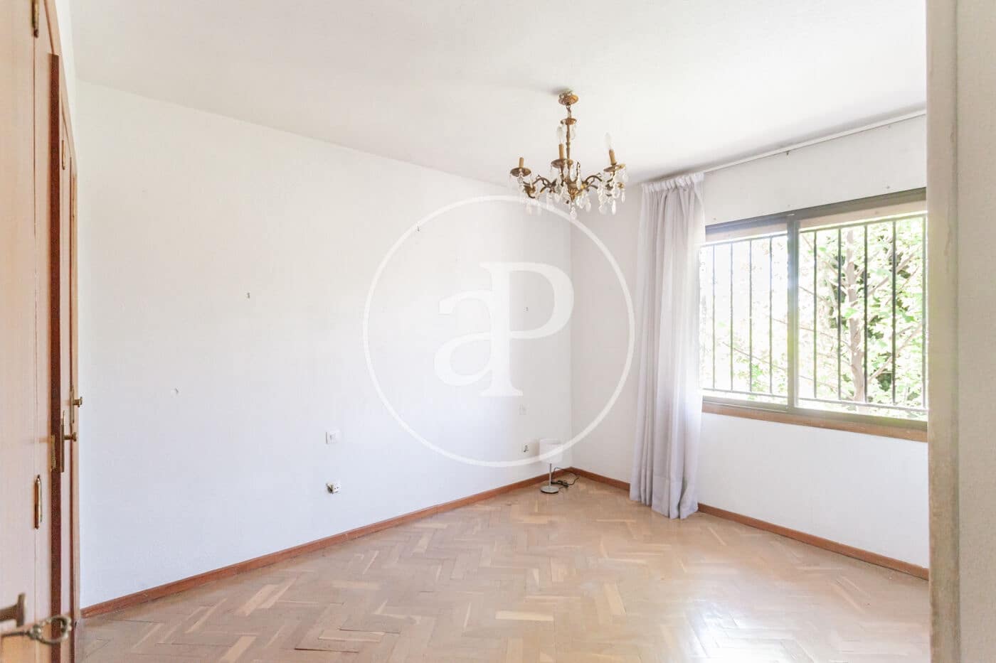 5 soverom Villa til salgs i Madrid by med svømmebasseng - € 1 349 000 (Ref: 9778143)