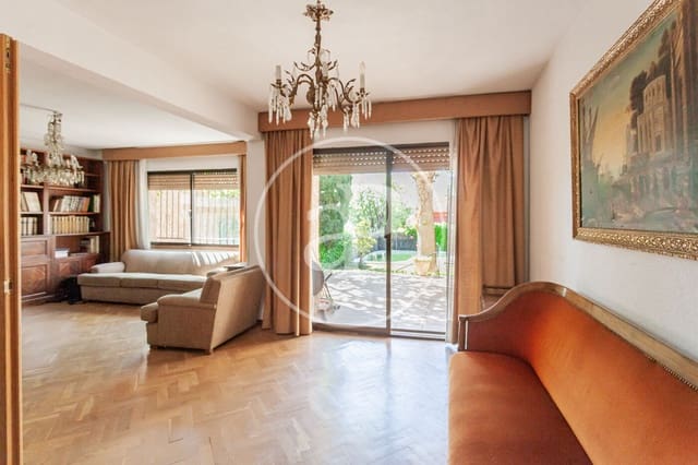 5 soverom Villa til salgs i Aravaca, Madrid by med svømmebasseng - € 1 349 000 (Ref: 9778143)