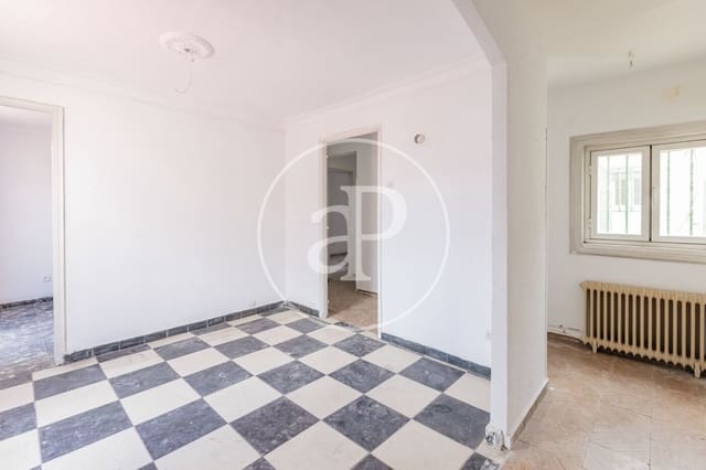 3 bedroom Apartment for sale in Universidad, Madrid city - € 1,350,000 (Ref: 9778144)