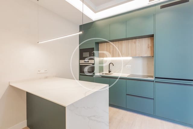 3 soveværelse Lejlighed til salg i Embajadores, Madrid by - € 770.000 (Ref: 9778145)