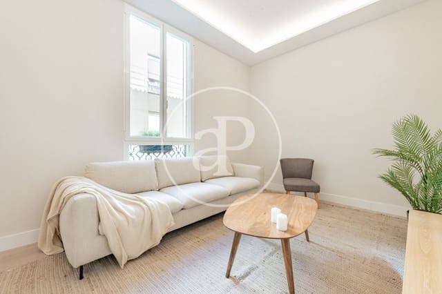 3 bedroom Apartment for sale in Embajadores, Madrid city - € 730,000 (Ref: 9778145)