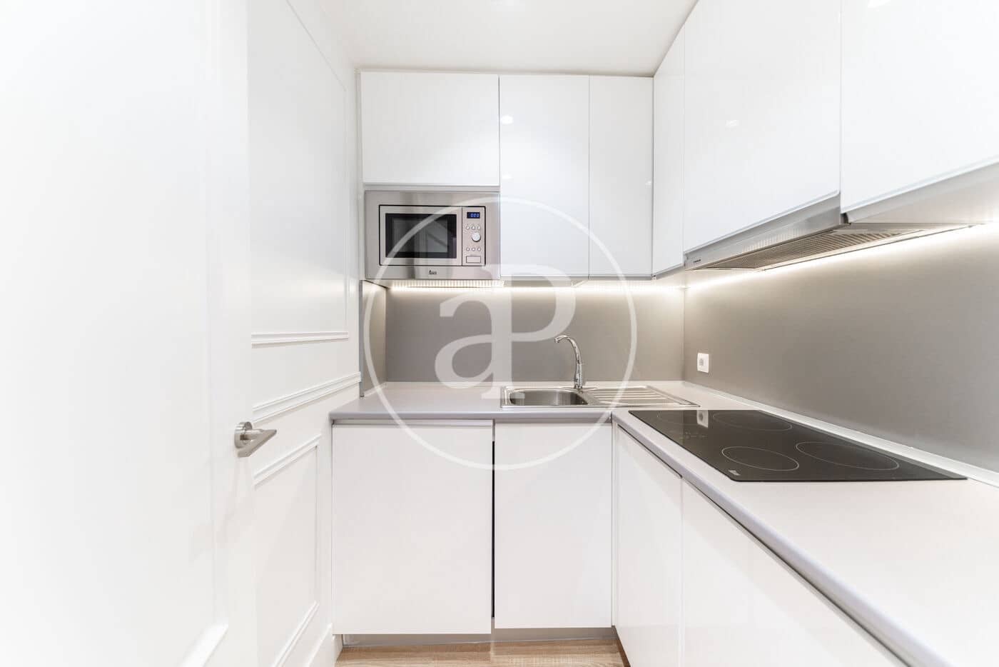 1 soveværelse Lejlighed til leje i Madrid by - € 2.195 (Ref: 9778146)