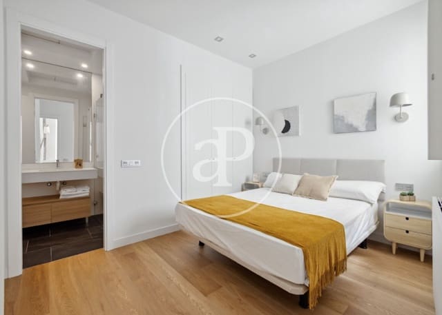 2 soveværelse Lejlighed til leje i Universidad, Madrid by - € 3.300 (Ref: 9778148)