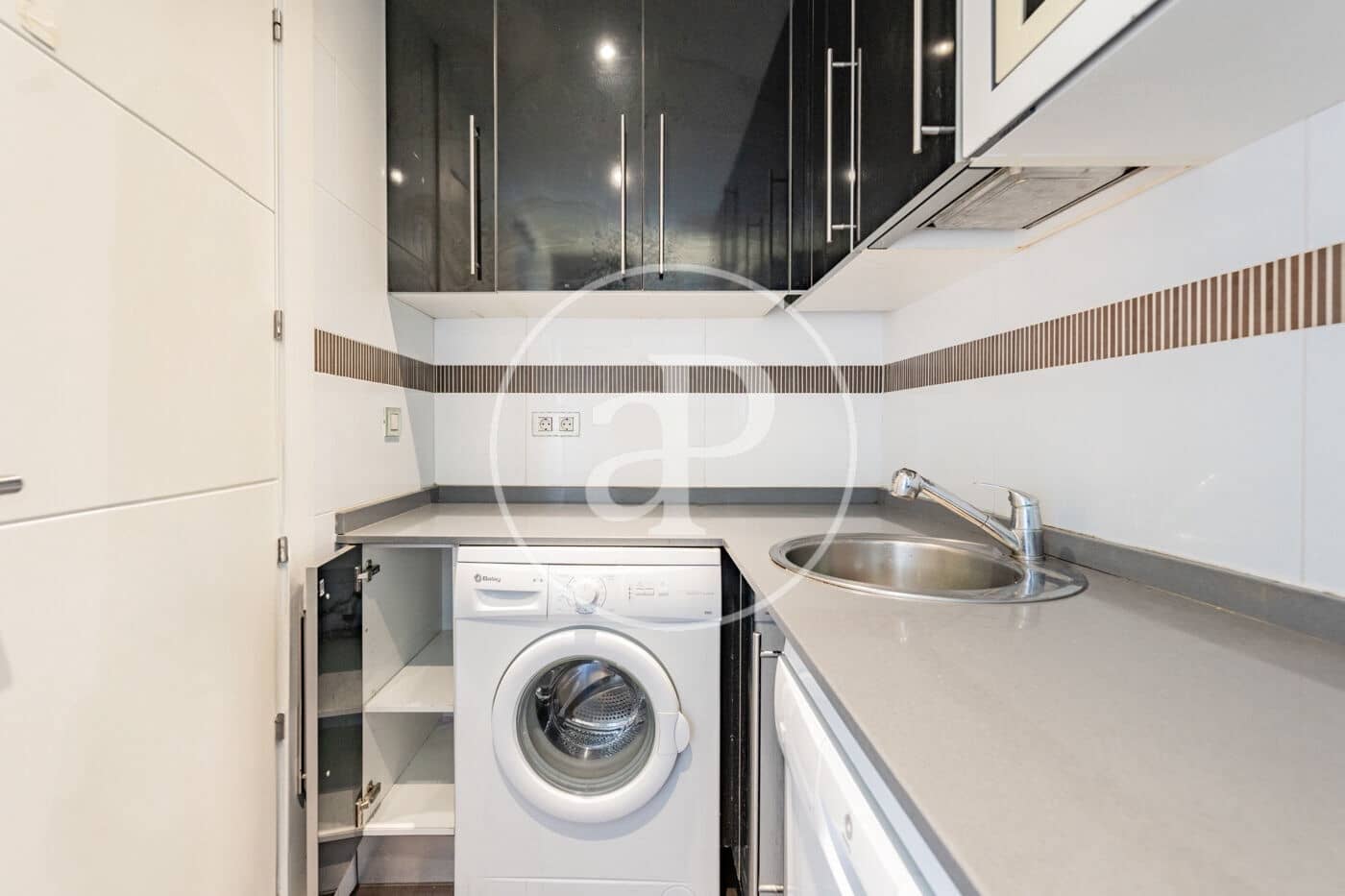 1 makuuhuone Huoneisto vuokrattavana paikassa Madrid kaupunki mukana uima-altaan 
autotalli - 1 450 € (Ref: 9778151)