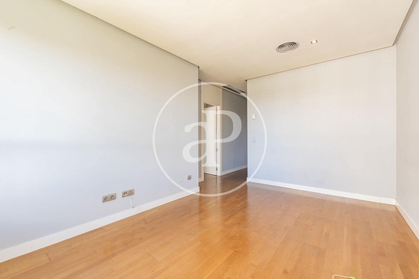 1 makuuhuone Huoneisto vuokrattavana paikassa Madrid kaupunki mukana uima-altaan 
autotalli - 1 450 € (Ref: 9778151)