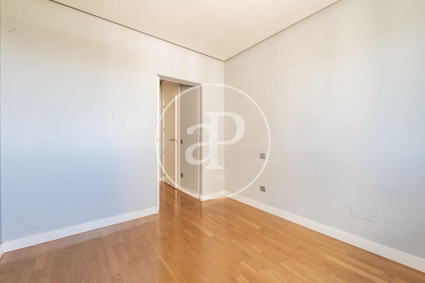 1 makuuhuone Huoneisto vuokrattavana paikassa Madrid kaupunki mukana uima-altaan 
autotalli - 1 450 € (Ref: 9778151)