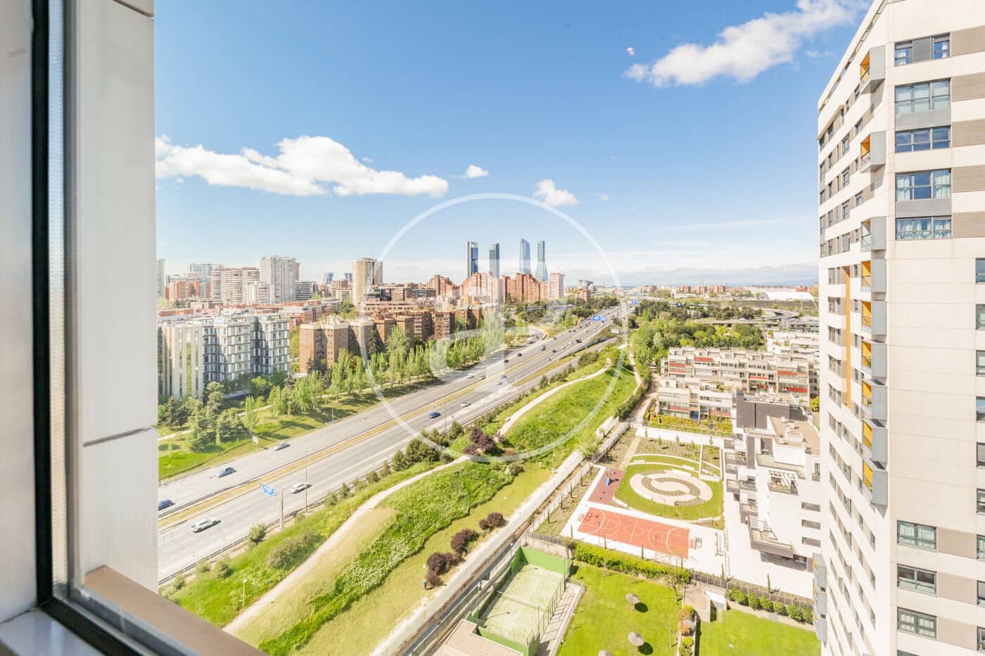 1 makuuhuone Huoneisto vuokrattavana paikassa Madrid kaupunki mukana uima-altaan 
autotalli - 1 450 € (Ref: 9778151)