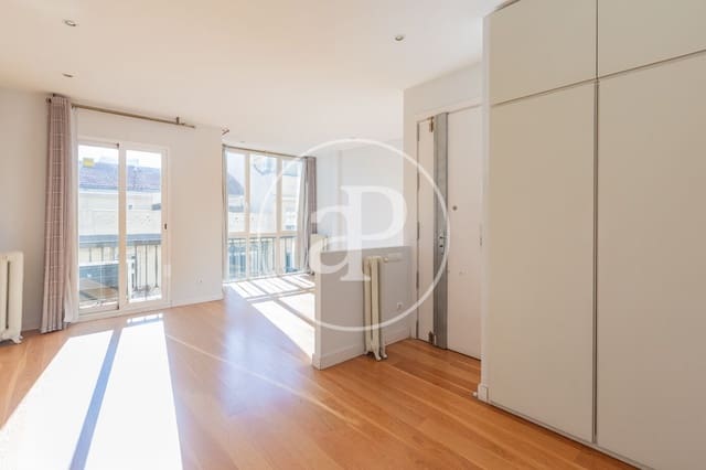 2 soveværelse Lejlighed til leje i Castellana, Madrid by - € 2.300 (Ref: 9778154)