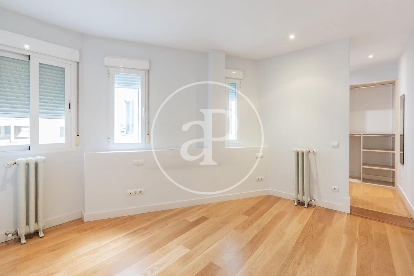 2 soveværelse Lejlighed til leje i Madrid by - € 2.300 (Ref: 9778154)