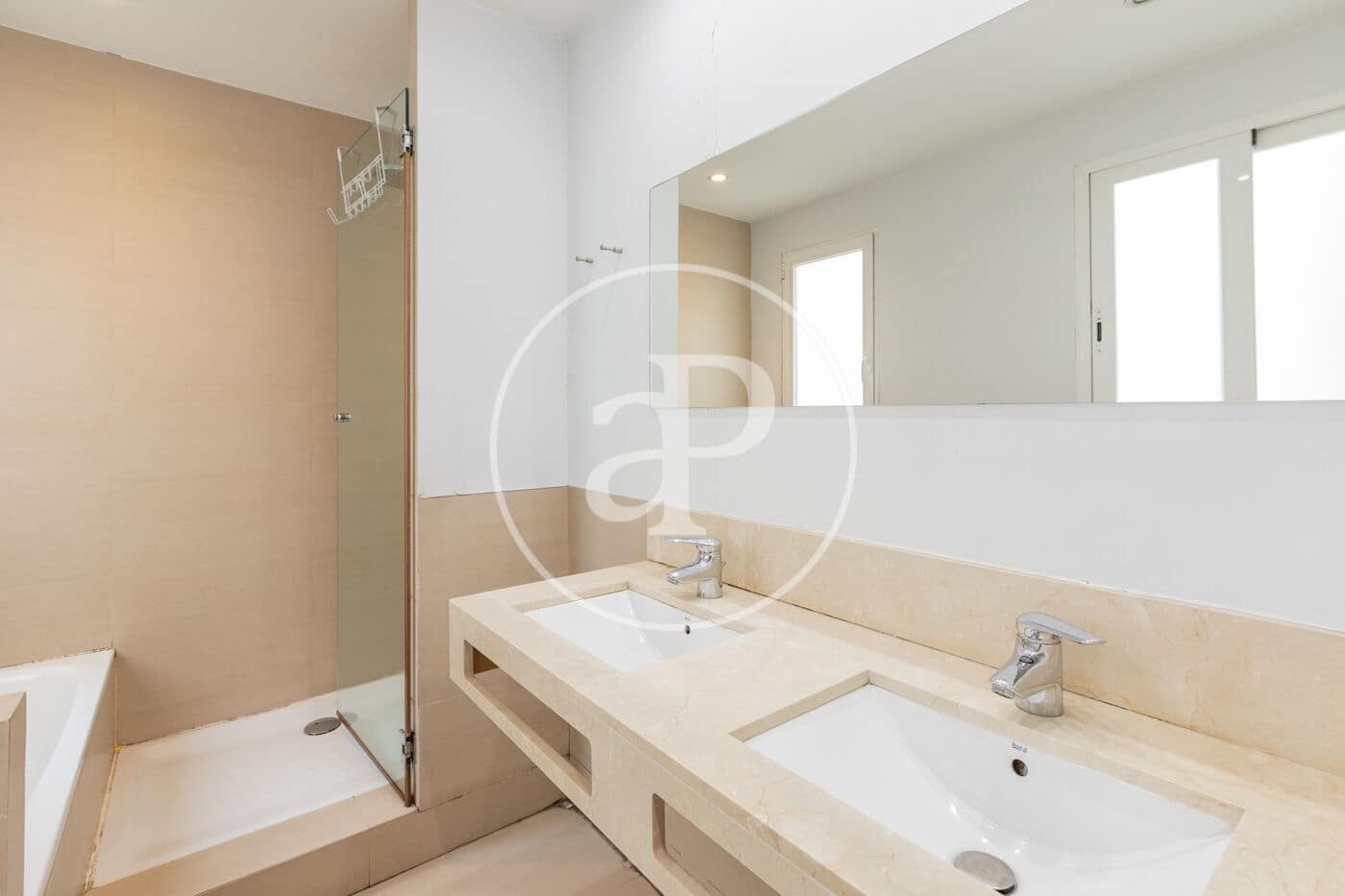 2 soveværelse Lejlighed til leje i Madrid by - € 2.300 (Ref: 9778154)