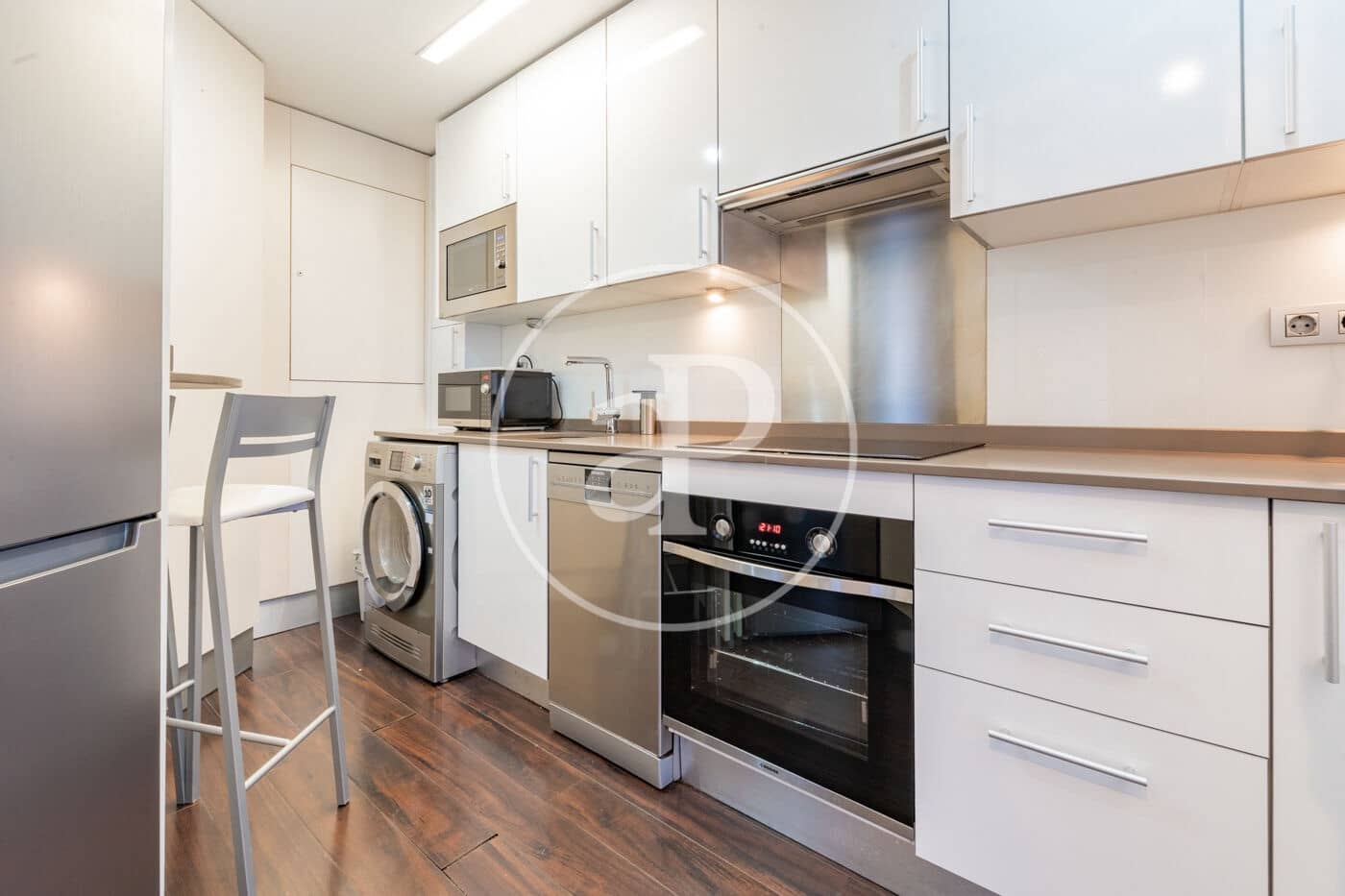 2 soveværelse Lejlighed til leje i Madrid by - € 3.750 (Ref: 9780571)