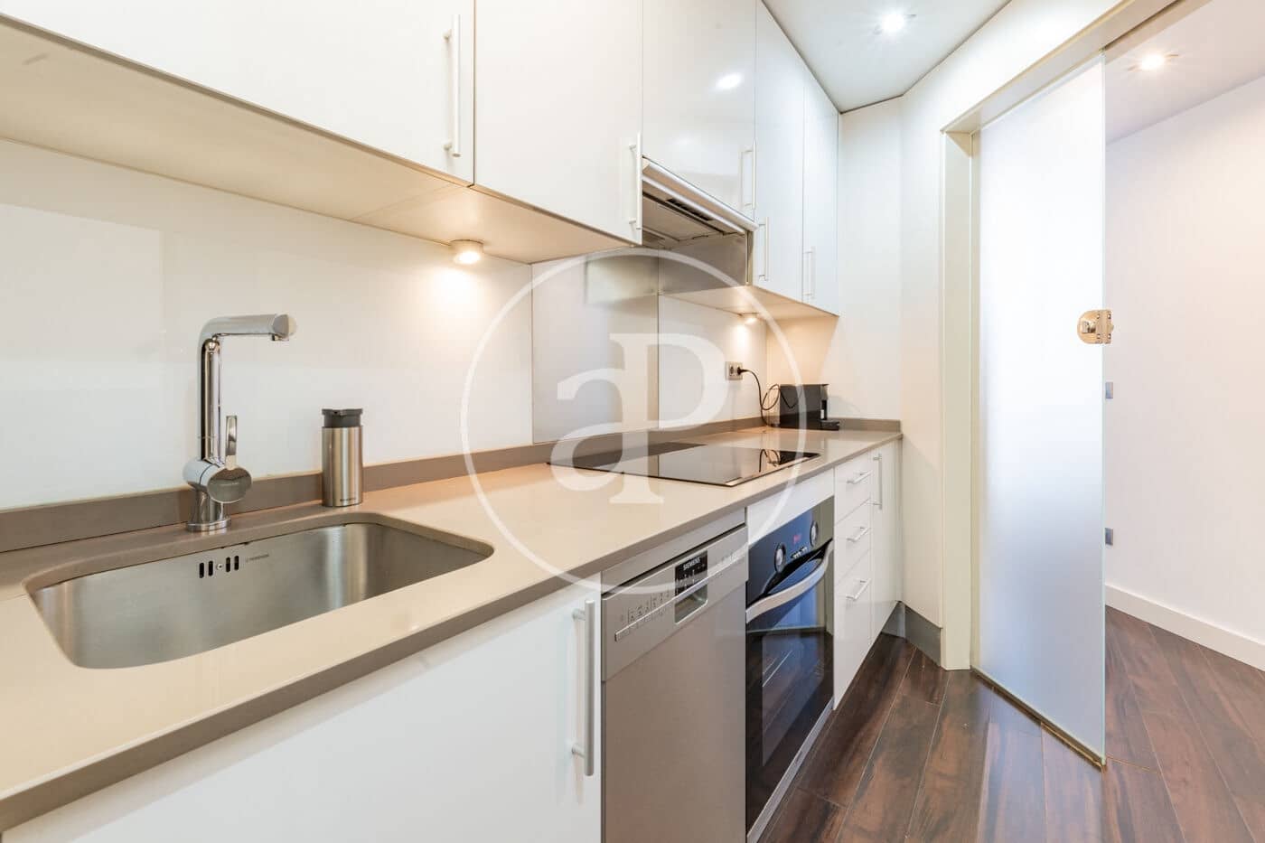 2 soveværelse Lejlighed til leje i Madrid by - € 3.750 (Ref: 9780571)