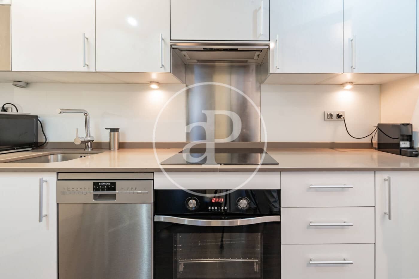 2 soveværelse Lejlighed til leje i Madrid by - € 3.750 (Ref: 9780571)