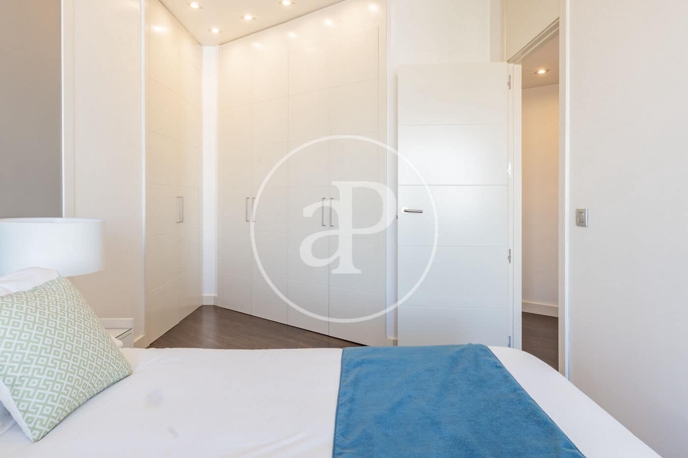 2 soveværelse Lejlighed til leje i Madrid by - € 3.750 (Ref: 9780571)