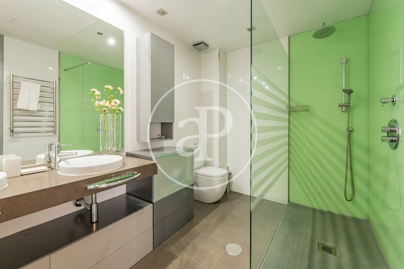 2 soveværelse Lejlighed til leje i Madrid by - € 3.750 (Ref: 9780571)