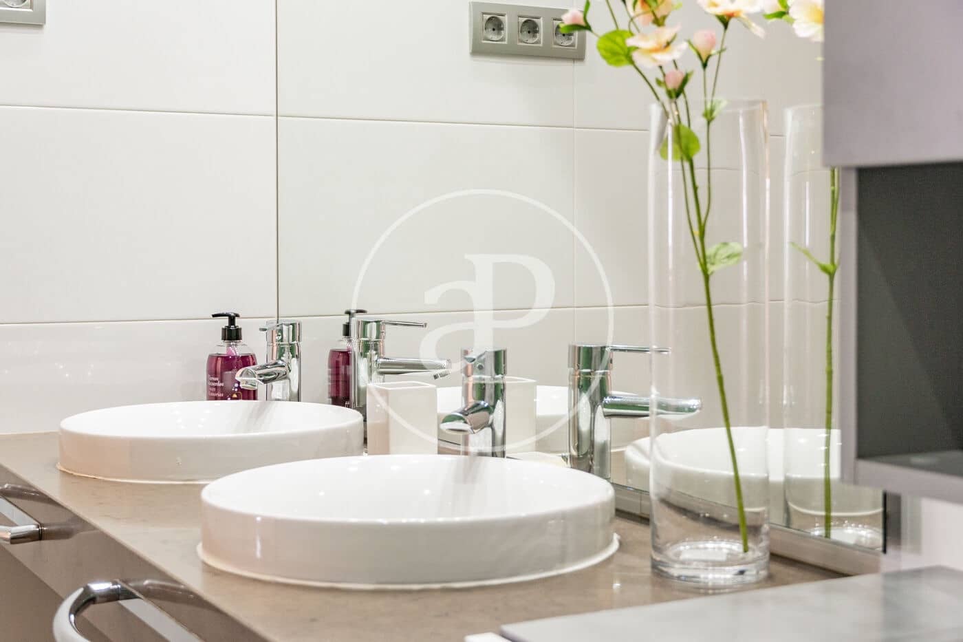 2 soveværelse Lejlighed til leje i Madrid by - € 3.750 (Ref: 9780571)