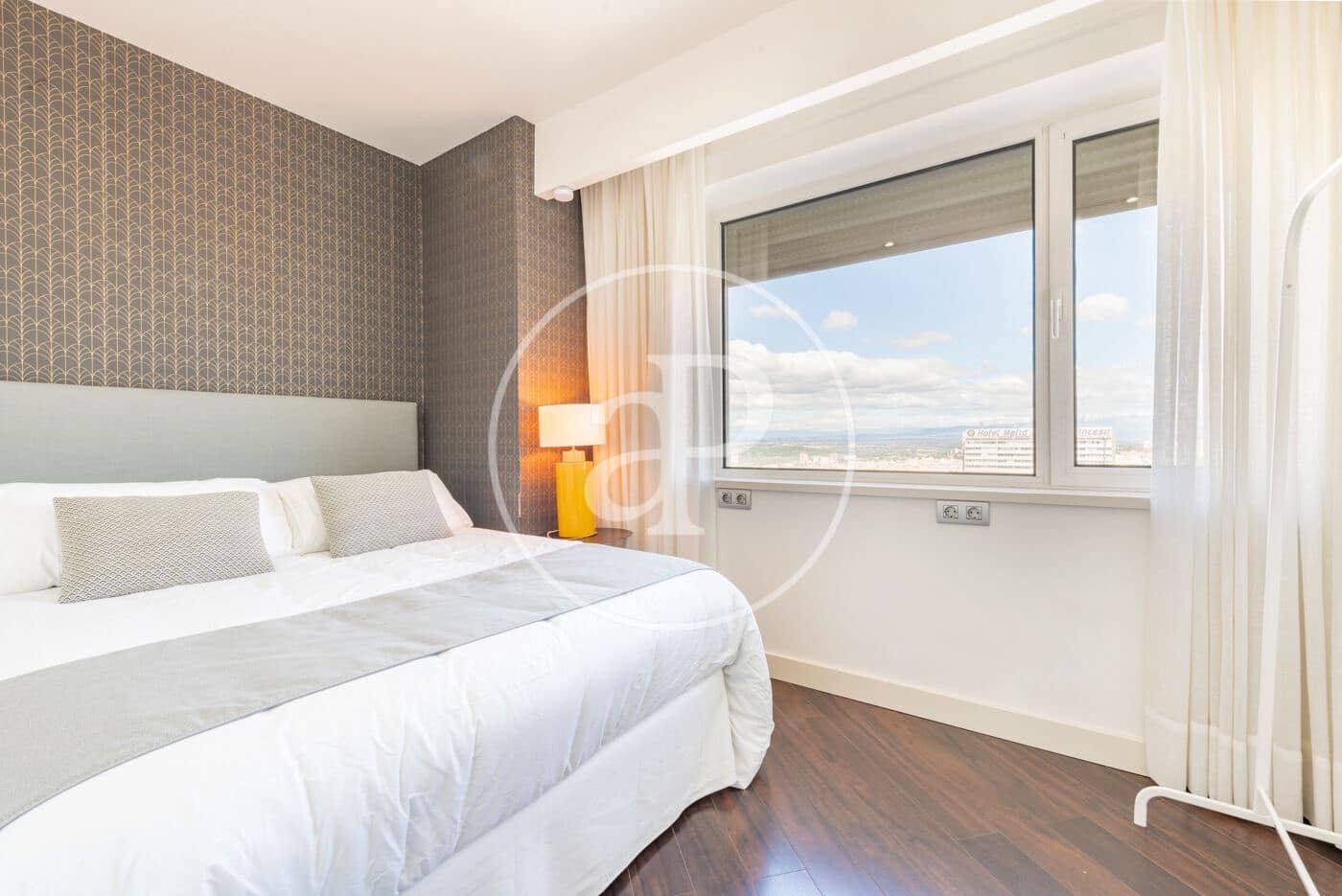 2 soveværelse Lejlighed til leje i Madrid by - € 3.750 (Ref: 9780571)