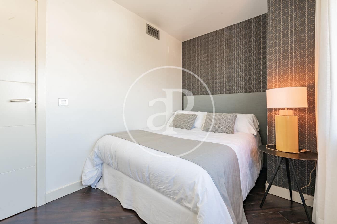 2 soveværelse Lejlighed til leje i Madrid by - € 3.750 (Ref: 9780571)