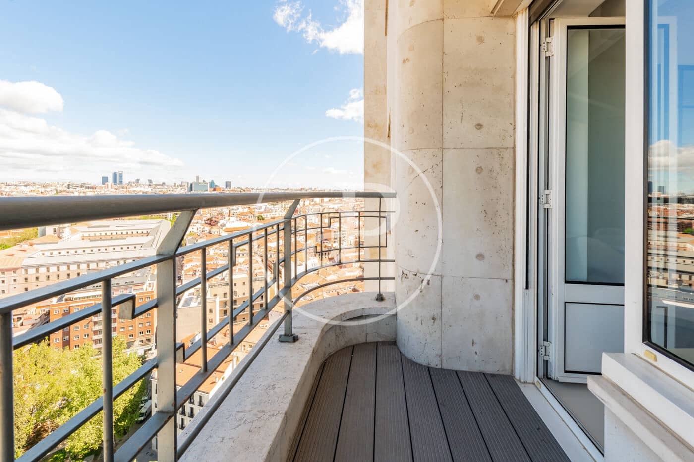 2 soveværelse Lejlighed til leje i Madrid by - € 3.750 (Ref: 9780571)