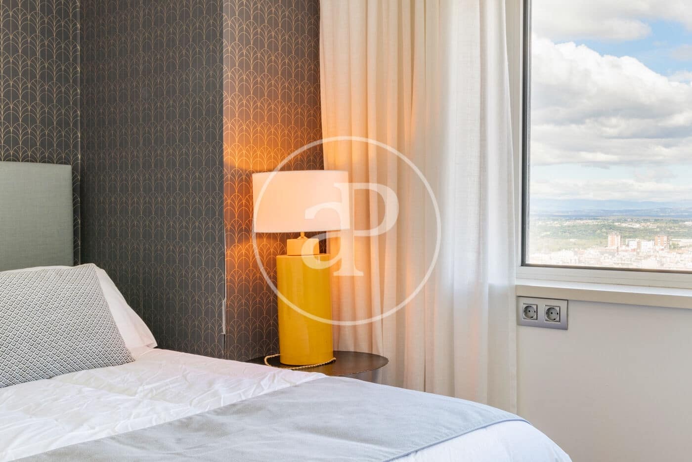 2 soveværelse Lejlighed til leje i Madrid by - € 3.750 (Ref: 9780571)