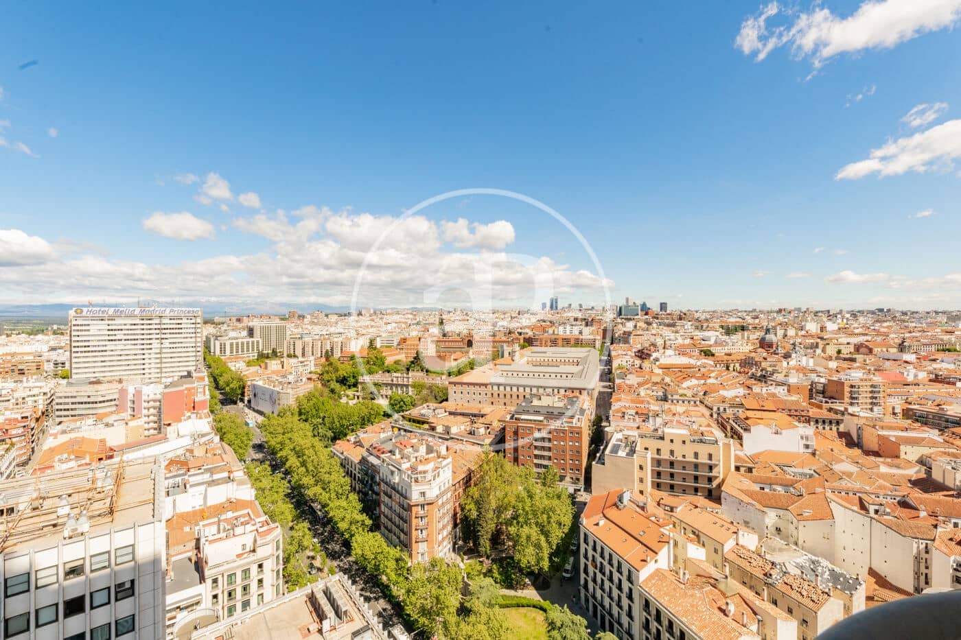 2 soveværelse Lejlighed til leje i Madrid by - € 3.750 (Ref: 9780571)