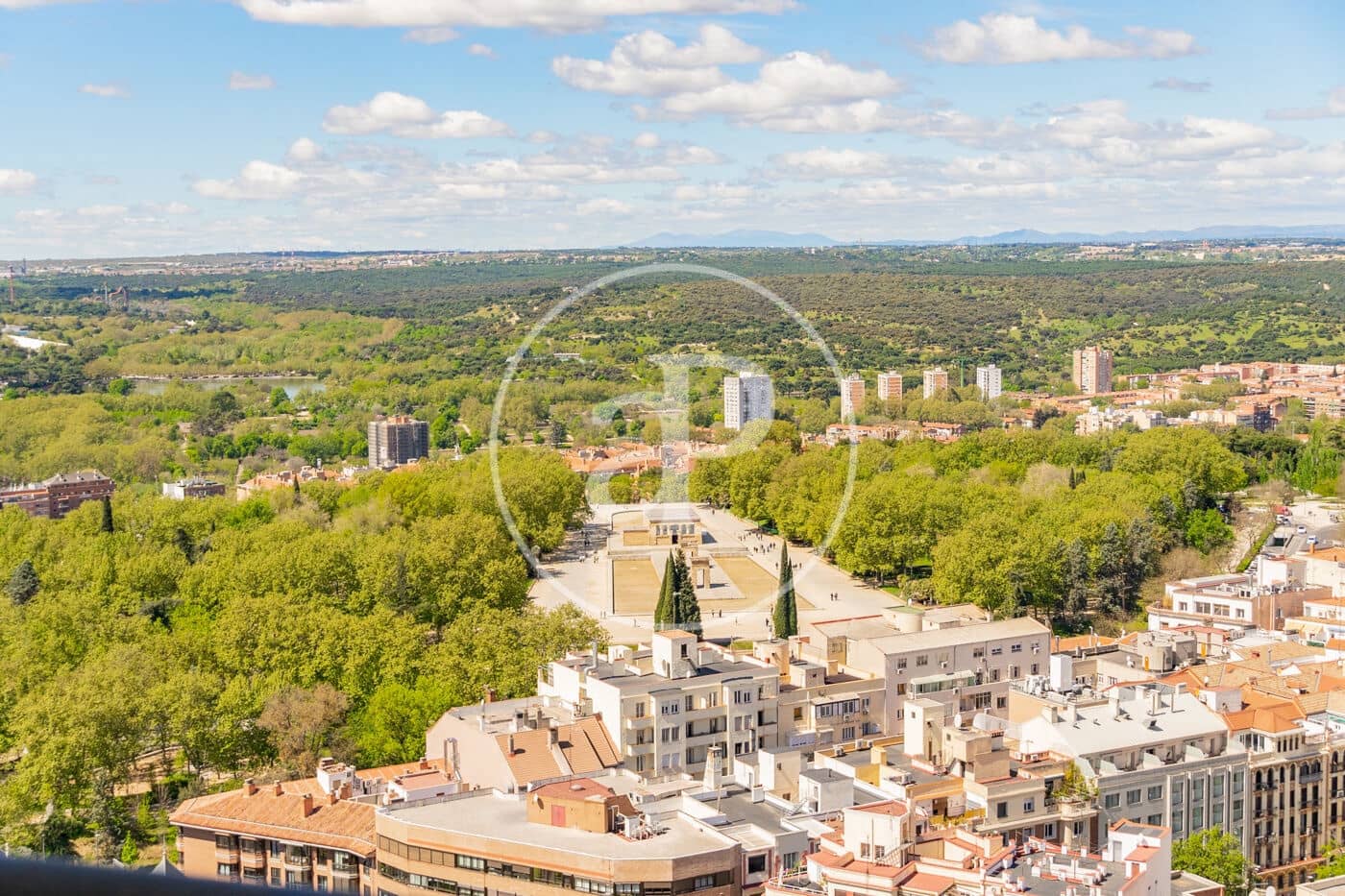 2 soveværelse Lejlighed til leje i Madrid by - € 3.750 (Ref: 9780571)