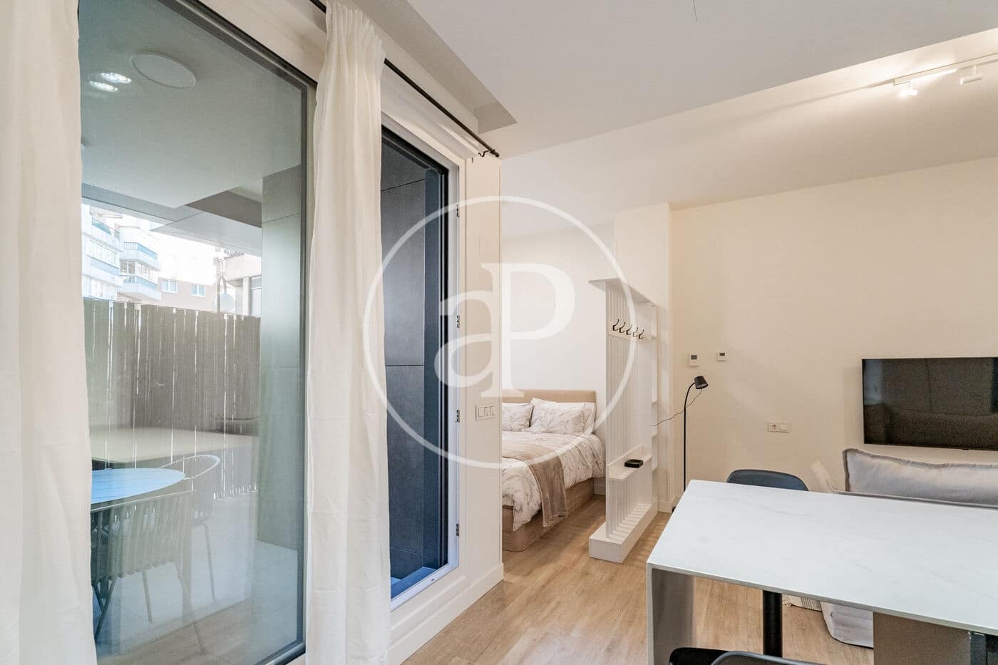 Villa for rent in Madrid city with pool garage - € 1,875 (Ref: 9780573)