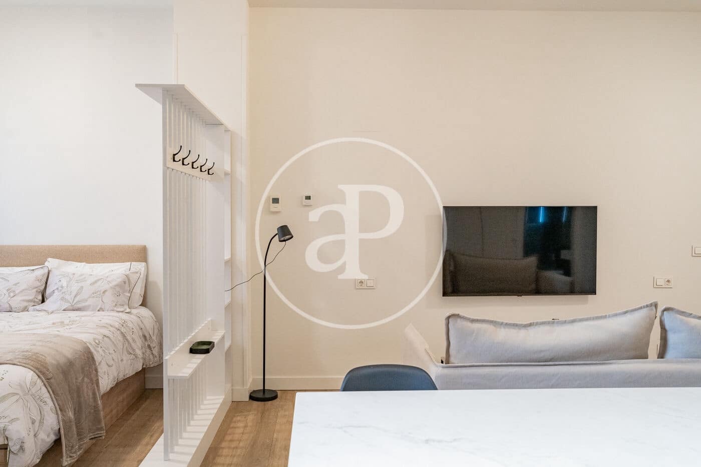 Villa for rent in Madrid city with pool garage - € 1,875 (Ref: 9780573)