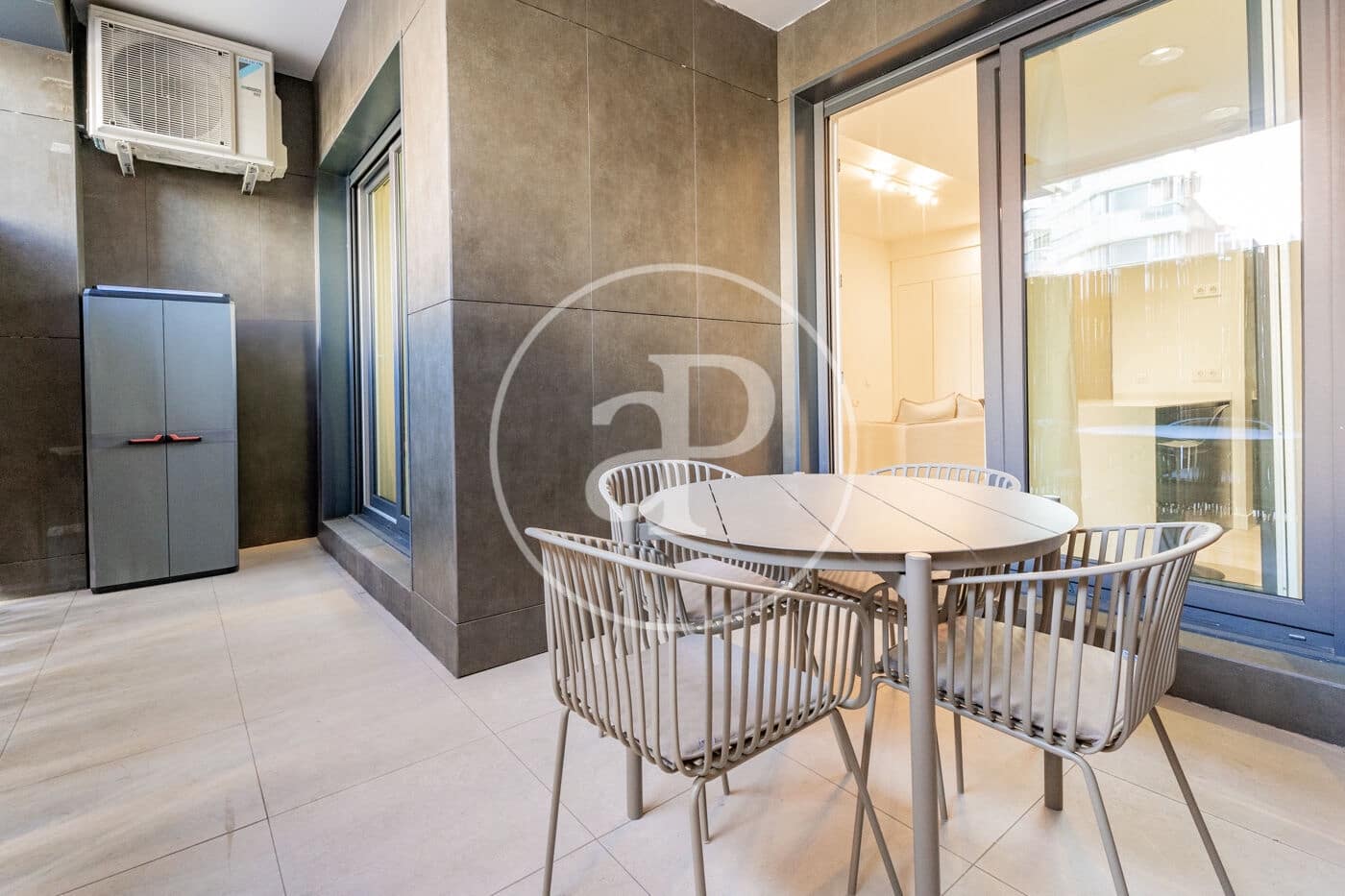 Villa for rent in Madrid city with pool garage - € 1,875 (Ref: 9780573)