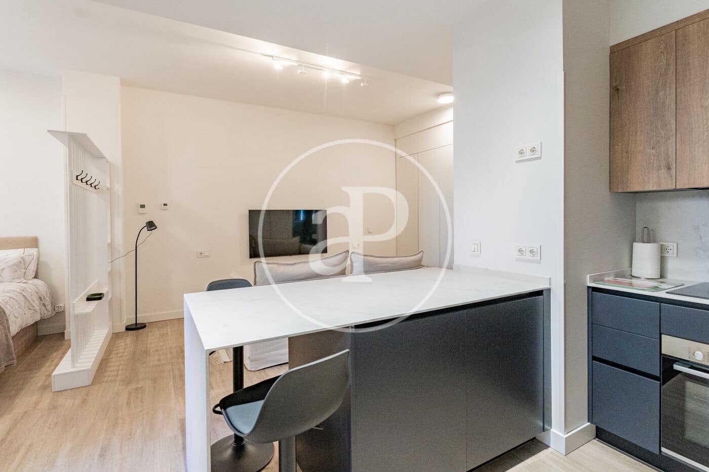 Villa for rent in Madrid city with pool garage - € 1,875 (Ref: 9780573)